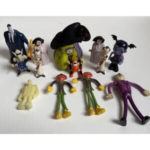VTG Mix Of 14 Halloween 80s 90s Burger King Mcdonald’s￼& The Bendable Toys.